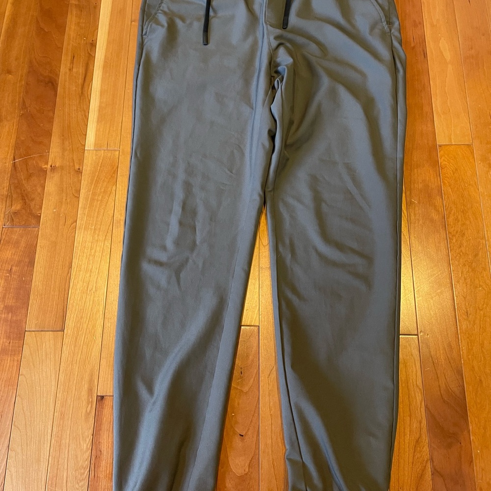 Green Joggers with Elastic Waistband and Tapered Legs